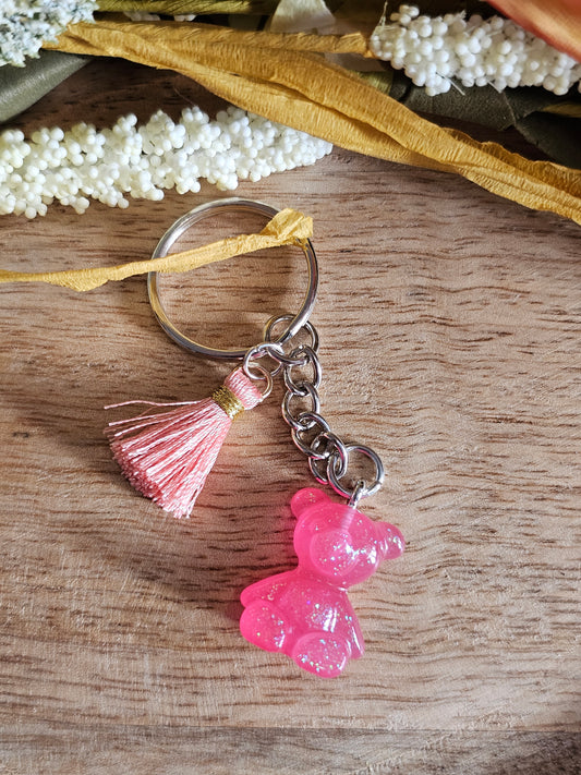 Porte-clé Ours en Résine – Charme et Originalité à Emporter !