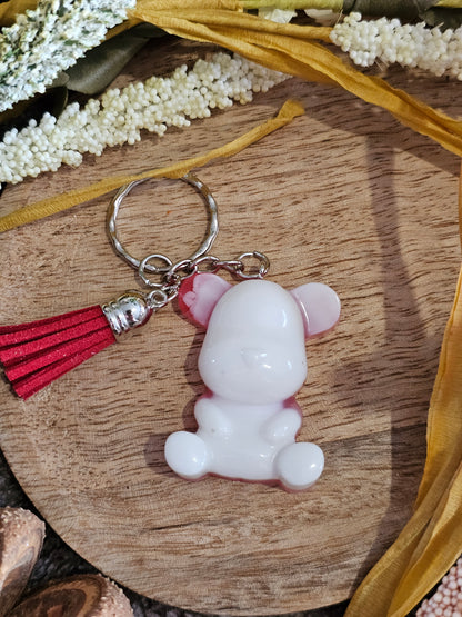 Porte-clé Ours en Résine – Charme et Originalité à Emporter !
