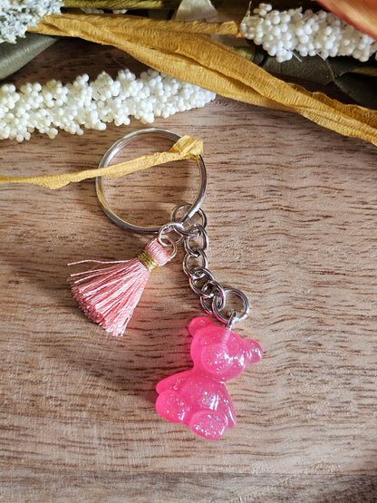 Porte-clé Ours en Résine – Charme et Originalité à Emporter !