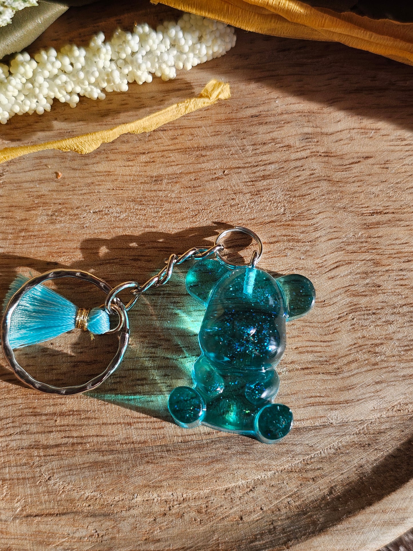 Porte-clé Ours en Résine – Charme et Originalité à Emporter !