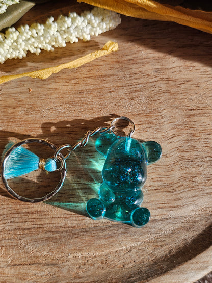 Porte-clé Ours en Résine – Charme et Originalité à Emporter !