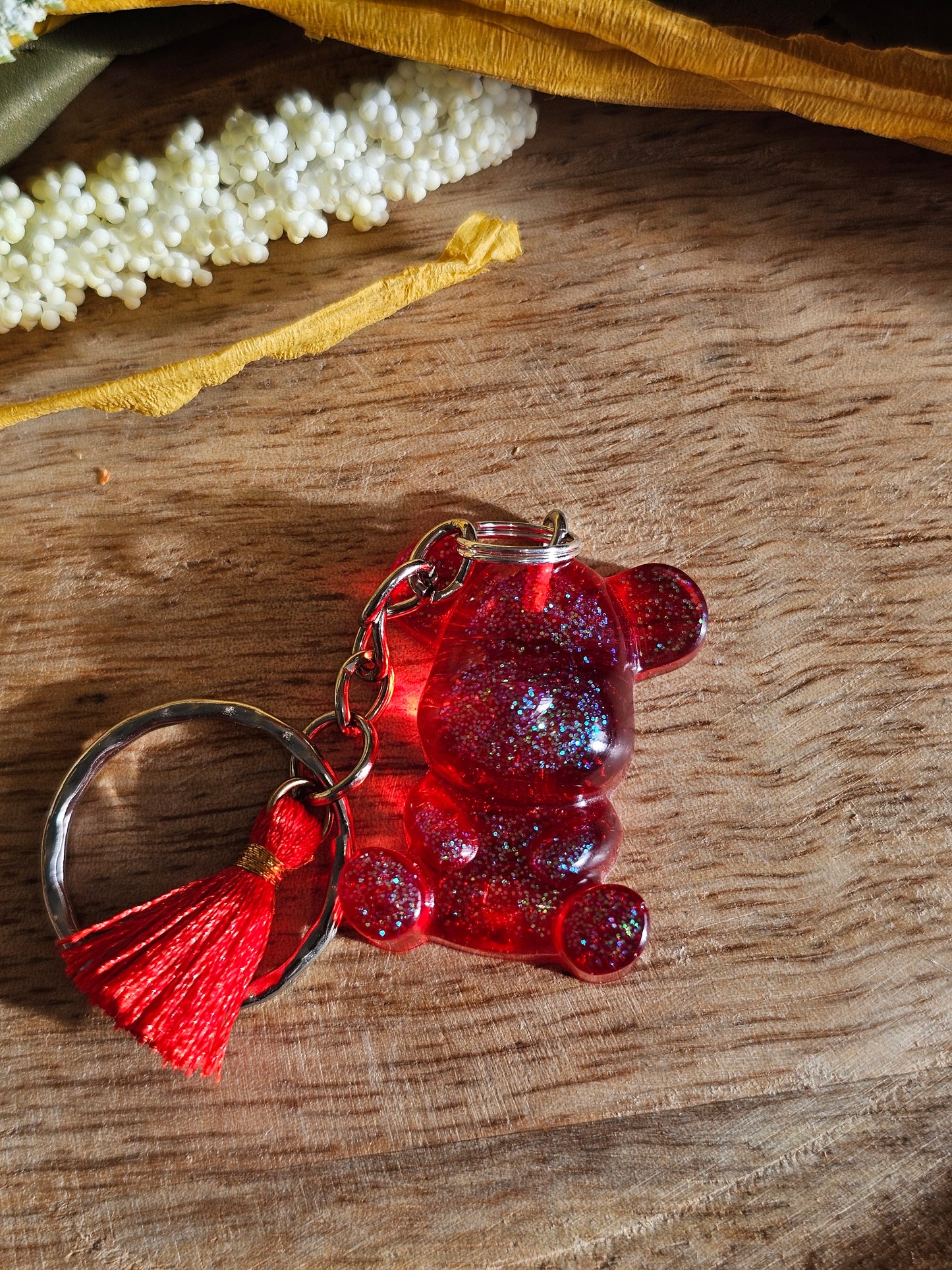 Porte-clé Ours en Résine – Charme et Originalité à Emporter !