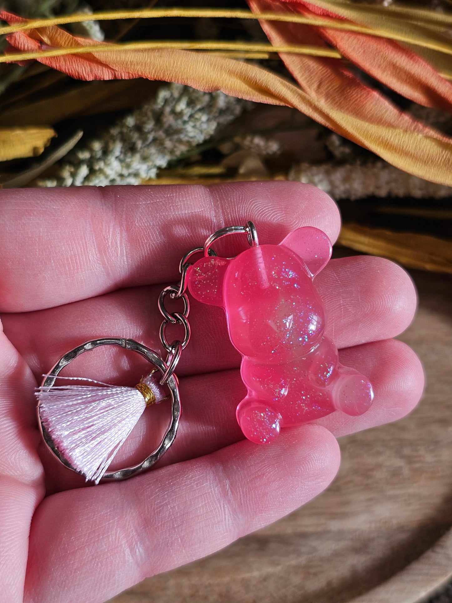 Porte-clé Ours en Résine – Charme et Originalité à Emporter !