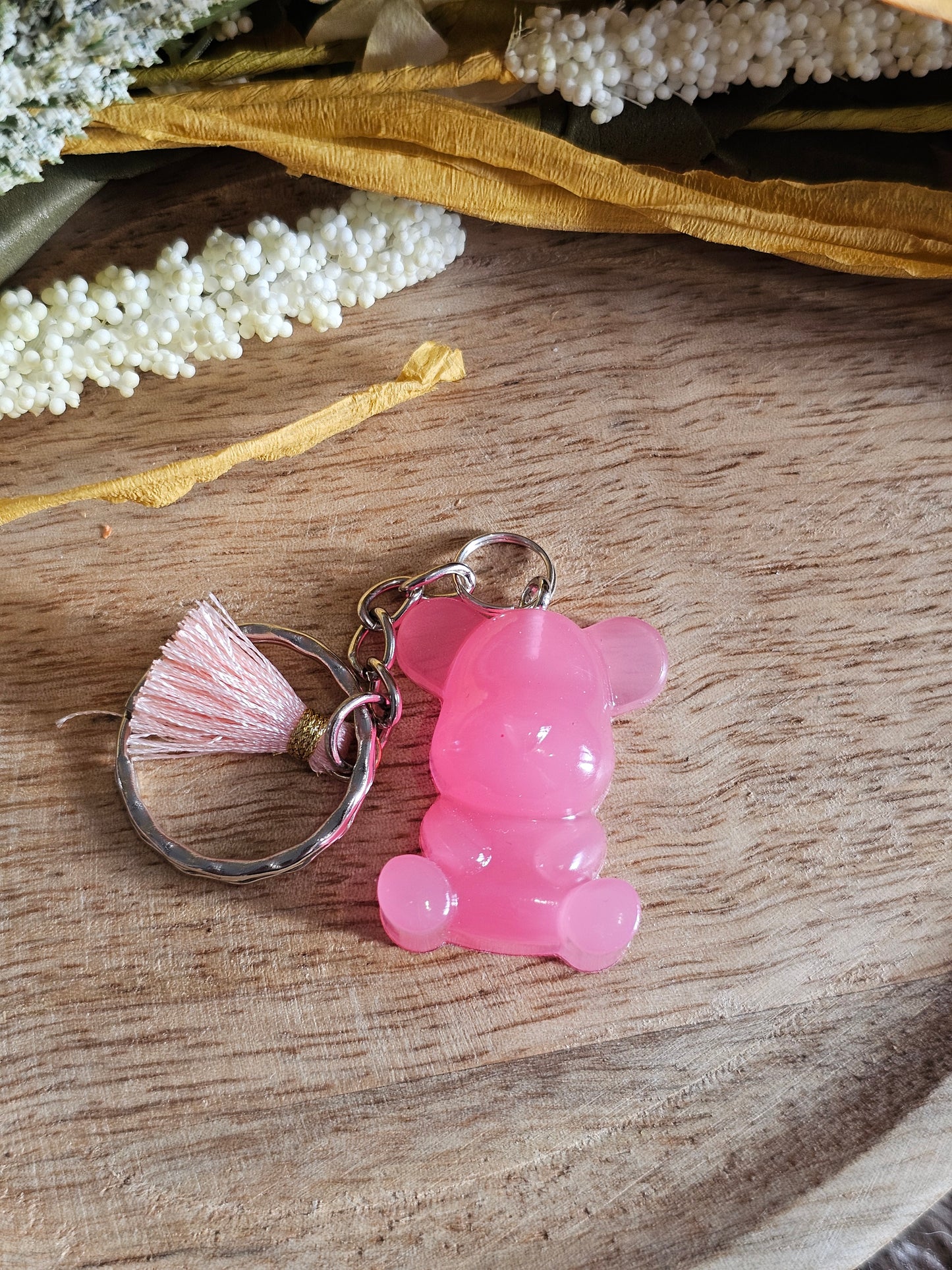 Porte-clé Ours en Résine – Charme et Originalité à Emporter !