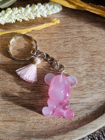 Porte-clé Ours en Résine – Charme et Originalité à Emporter !