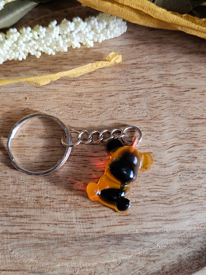 Porte-clé Ours en Résine – Charme et Originalité à Emporter !