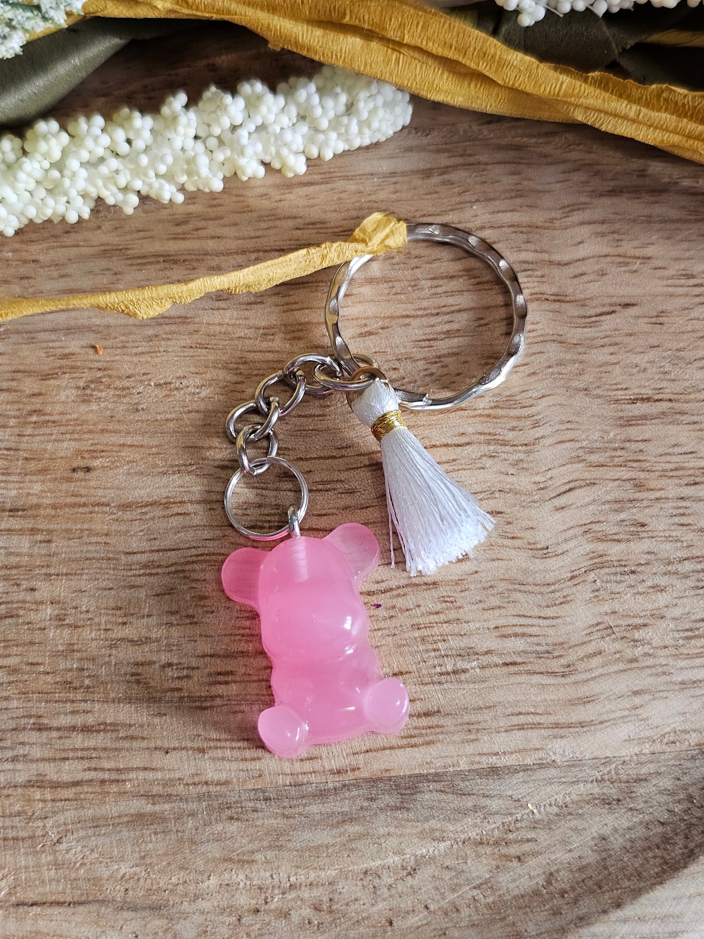 Porte-clé Ours en Résine – Charme et Originalité à Emporter !