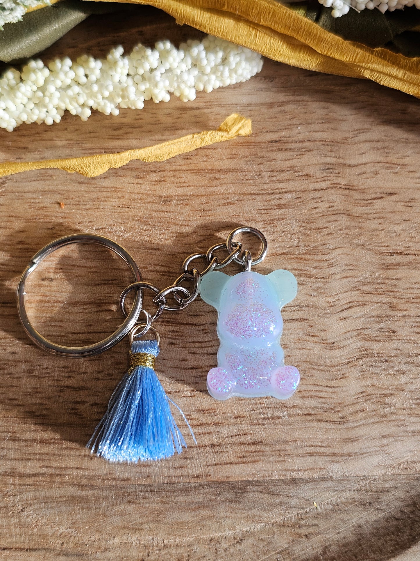 Porte-clé Ours en Résine – Charme et Originalité à Emporter !