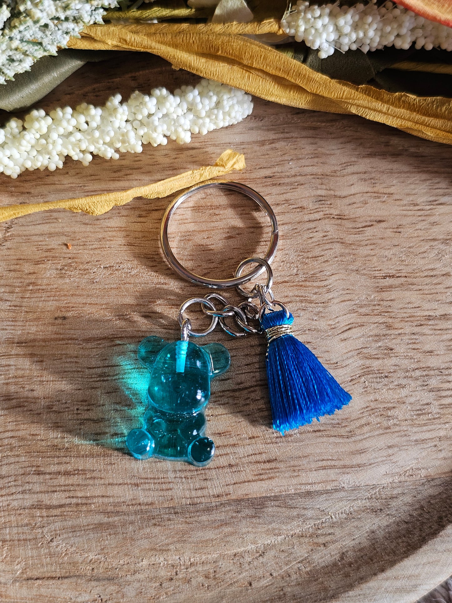 Porte-clé Ours en Résine – Charme et Originalité à Emporter !